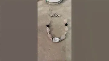 создание браслета из розового кварца и шпинели в серебре